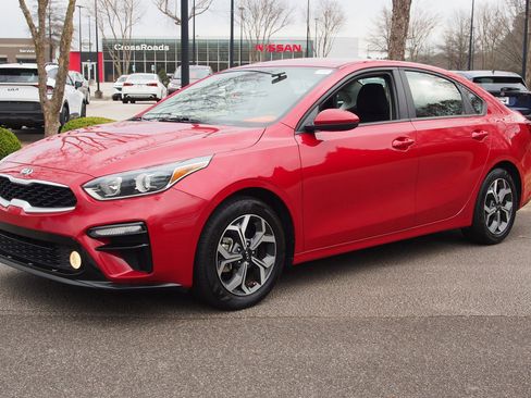 Used 2020 Kia Forte LXS image 3
