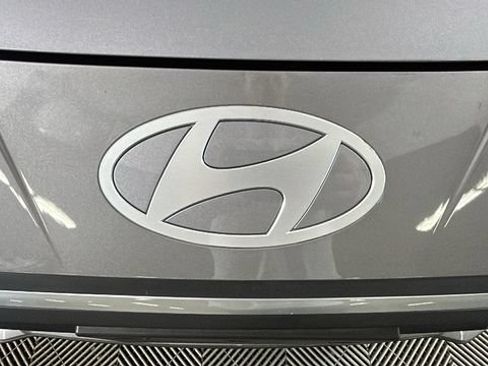 Used 2025 Hyundai Elantra Sport FWD image 8