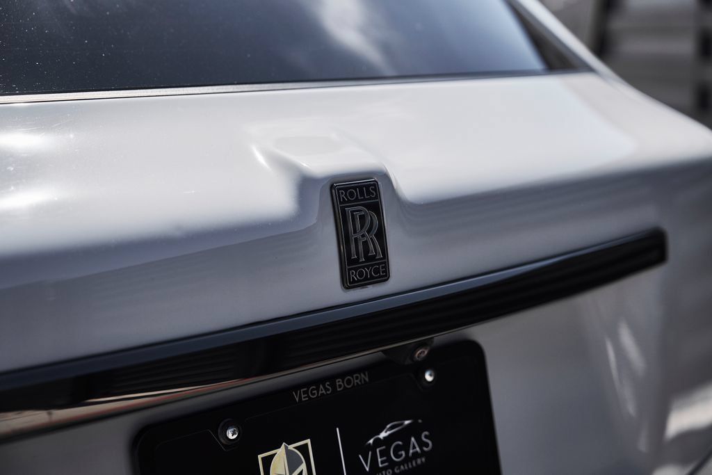 Used 2024 Rolls-Royce Cullinan Black Badge w/ Dark Exterior Package AWD/4WD image 12