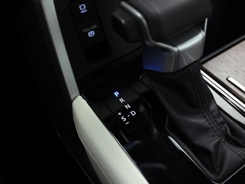 Used 2023 Toyota Sequoia Capstone image 32