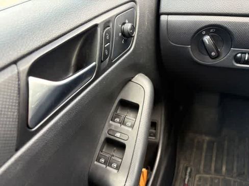 Used 2015 Volkswagen Jetta S FWD image 21