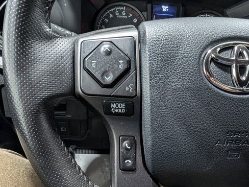 Used 2018 Toyota Tacoma TRD Sport image 24