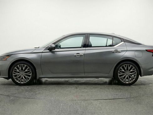 Used 2025 Nissan Altima 2.5 SV image 5