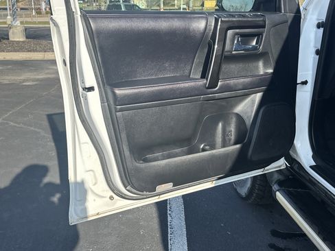 Used 2019 Toyota 4Runner TRD Off-Road Premium image 14