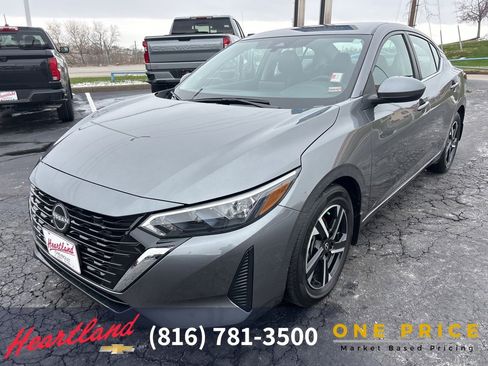 Used 2024 Nissan Sentra SV image 9