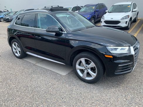 Used 2020 Audi Q5 2.0T Premium Plus w/ Premium Plus Package AWD/4WD image 2
