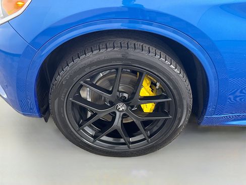 Used 2021 Alfa Romeo Stelvio Ti w/ Nero Edizione image 38