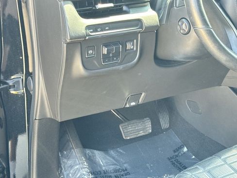 Used 2021 Cadillac Escalade Sport Platinum RWD image 17