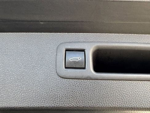 Certified 2022 Toyota Highlander XLE image 17