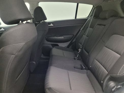 Used 2019 Kia Sportage LX AWD/4WD image 18