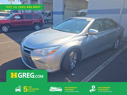 Used 2017 Toyota Camry XLE FWD image 1