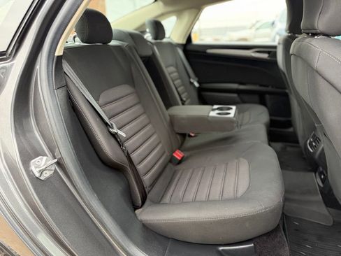 Used 2017 Ford Fusion SE FWD image 21