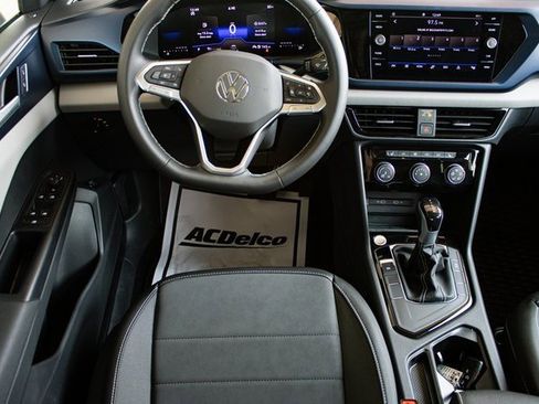 Used 2023 Volkswagen Taos SE image 25