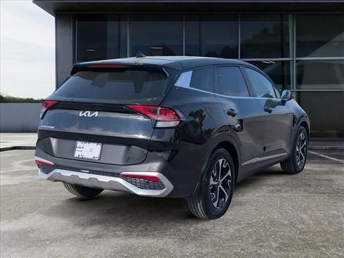 Used 2025 Kia Sportage EX image 7