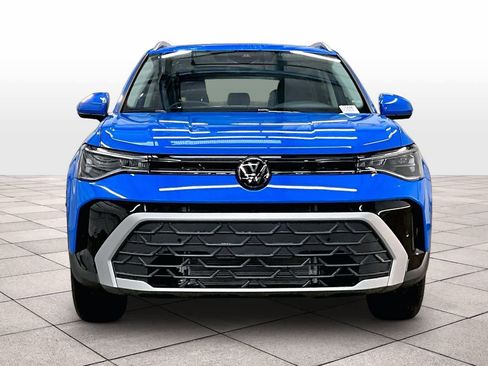 New 2026 Volkswagen Taos SE image 5