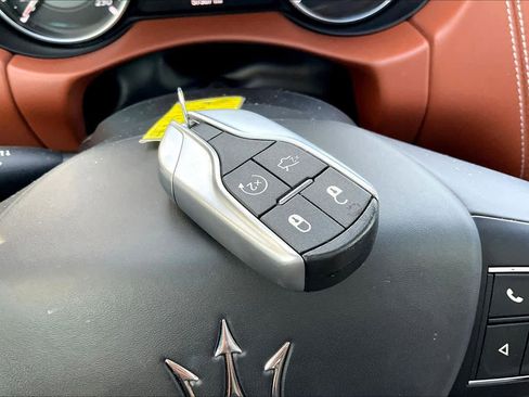 Used 2022 Maserati Levante Modena S image 14