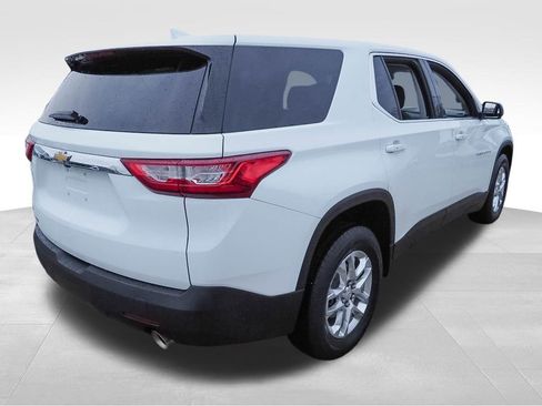 Used 2021 Chevrolet Traverse LS image 8