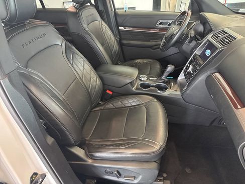Used 2018 Ford Explorer Platinum AWD/4WD image 46