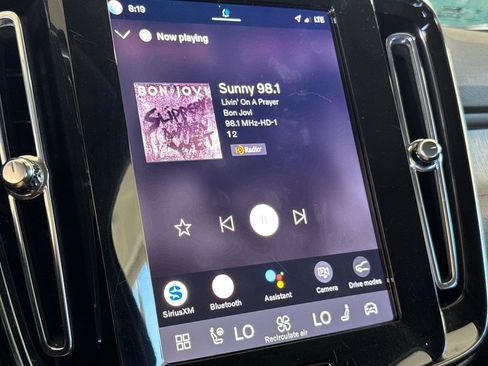 Certified 2025 Volvo XC40 B5 Plus image 17