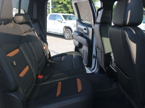 Used 2026 GMC Sierra 1500 AT4 w/ AT4 Premium Package AWD/4WD image 39