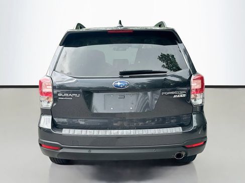 Used 2017 Subaru Forester 2.5i Touring AWD/4WD image 6