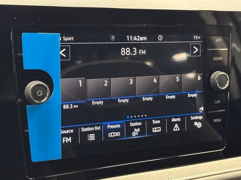 New 2025 Volkswagen Taos SE image 23