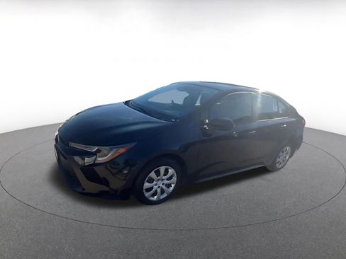 Used 2025 Toyota Corolla LE FWD image 8