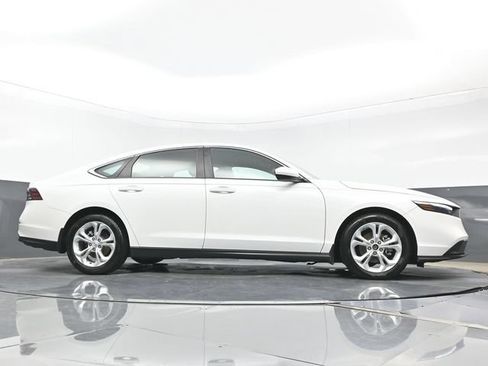 Used 2023 Honda Accord LX image 25