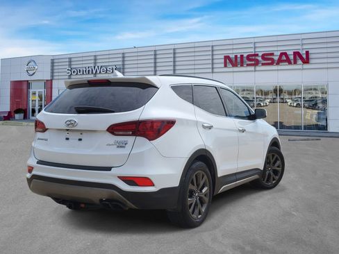 Used 2018 Hyundai Santa Fe Sport FWD image 5