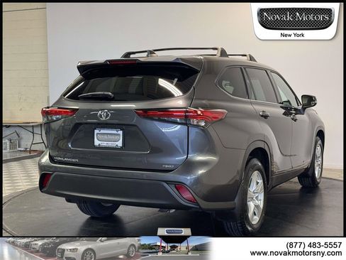 Used 2022 Toyota Highlander L image 8