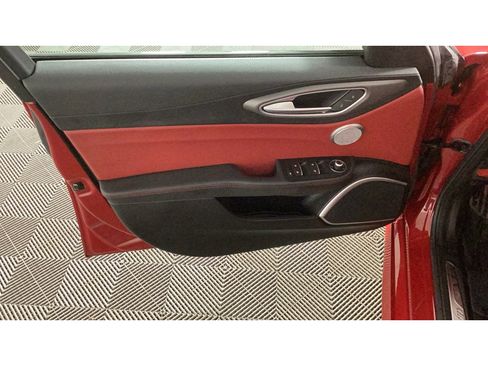 Used 2019 Alfa Romeo Giulia Ti Sport w/ Quick Order Package 22S Sport image 17