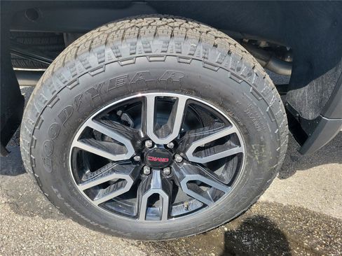 New 2026 GMC Sierra 1500 AT4 w/ AT4 Premium Package AWD/4WD image 5