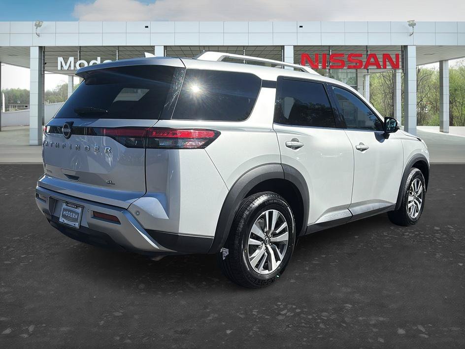Certified 2025 Nissan Pathfinder SL FWD image 5