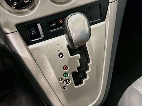Used 2009 Toyota Matrix XRS w/ All Weather Guard Pkg FWD image 23