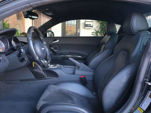 Used 2009 Audi R8 V8 image 11