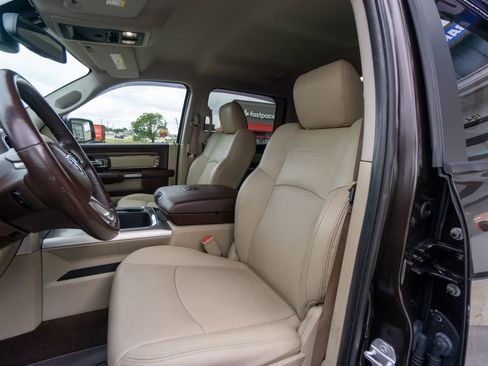 Used 2016 RAM 1500 Laramie w/ Convenience Group image 16