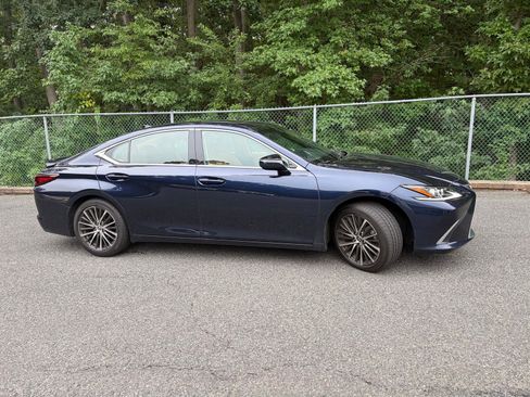 Certified 2023 Lexus ES 350 w/ Premium Package FWD image 1