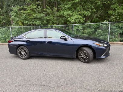 Certified 2023 Lexus ES 350 w/ Premium Package