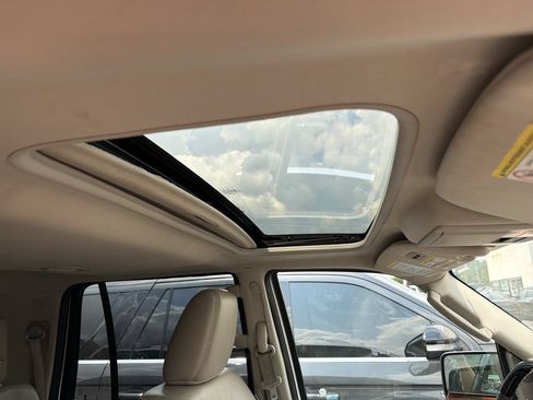 Used 2017 Lincoln Navigator Select AWD/4WD image 8