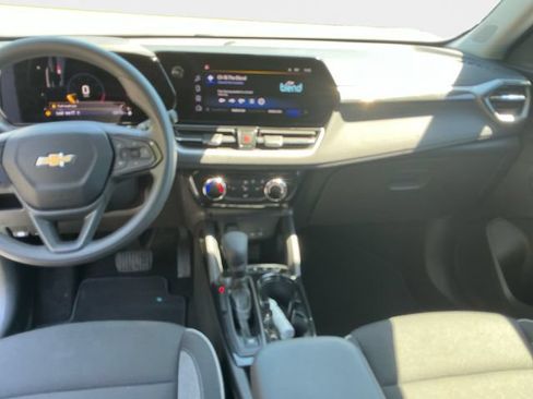 Used 2025 Chevrolet TrailBlazer LT AWD/4WD image 11