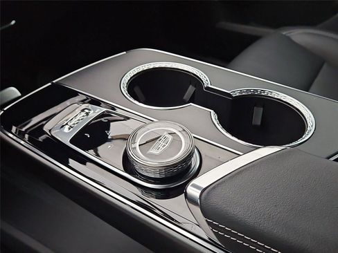 New 2026 Cadillac Lyriq Luxury w/ LPO, Floor Liner Package AWD/4WD image 19