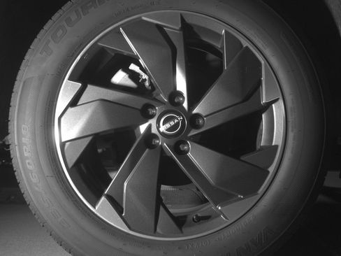 Used 2025 Nissan Rogue SV AWD/4WD image 15