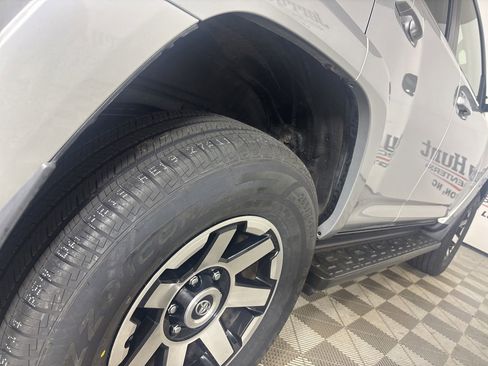 Used 2021 Toyota 4Runner TRD Off-Road Premium w/ Moonroof Package AWD/4WD image 43