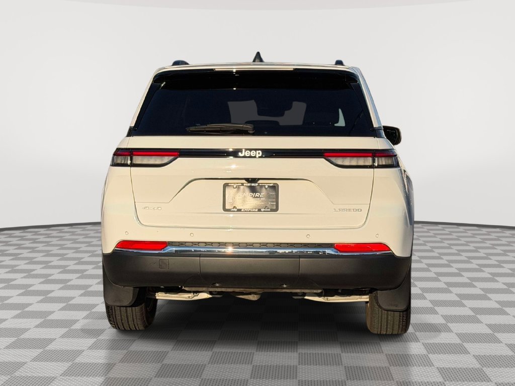 Used 2025 Jeep Grand Cherokee Laredo X w/ Luxury Tech Group I AWD/4WD image 8