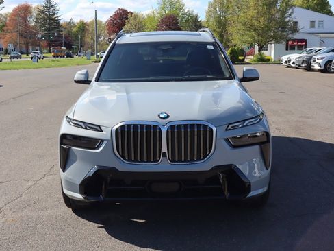 Used 2024 BMW X7 xDrive40i w/ Executive Package AWD/4WD image 3
