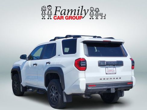 Used 2025 Toyota 4Runner SR5 AWD/4WD image 3