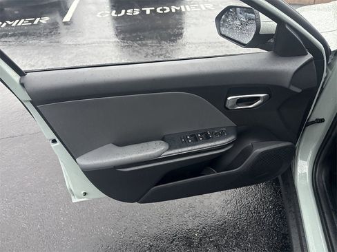 New 2025 Kia K4 LXS image 21