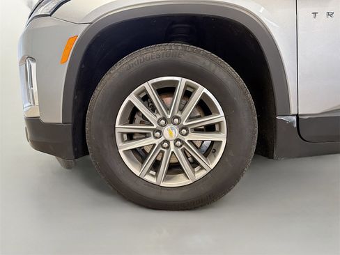 Used 2023 Chevrolet Traverse LT image 34