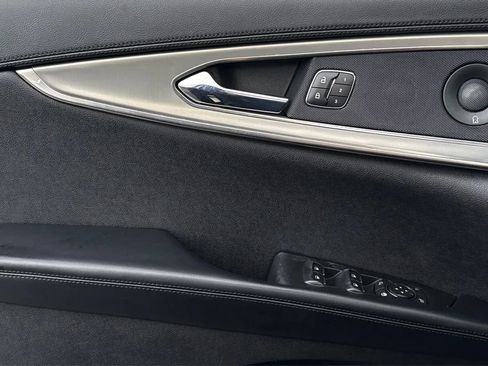 Used 2019 Lincoln Nautilus Reserve FWD image 40