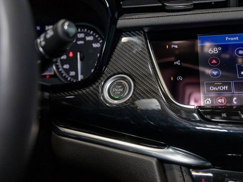 Used 2023 Cadillac XT6 Sport w/ LPO, ONYX Package image 25